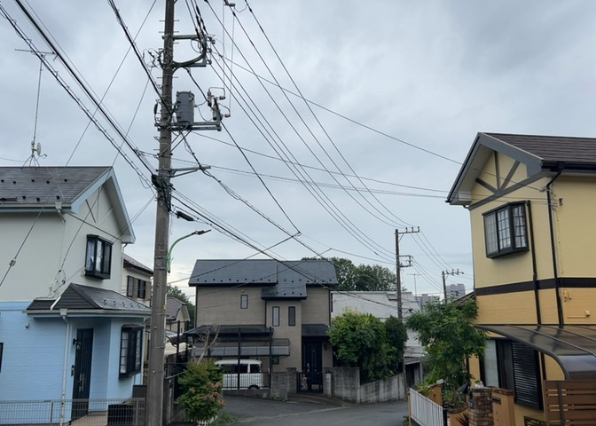 桜や紅葉の名所に出かける人は多いと思いますが、家にいながら季節の移ろいを感じる生活を送りませんか？リビングや窓から見える景色が生活を彩るワンポイントに！現地から見える景色を堪能してみては如何でしょう。