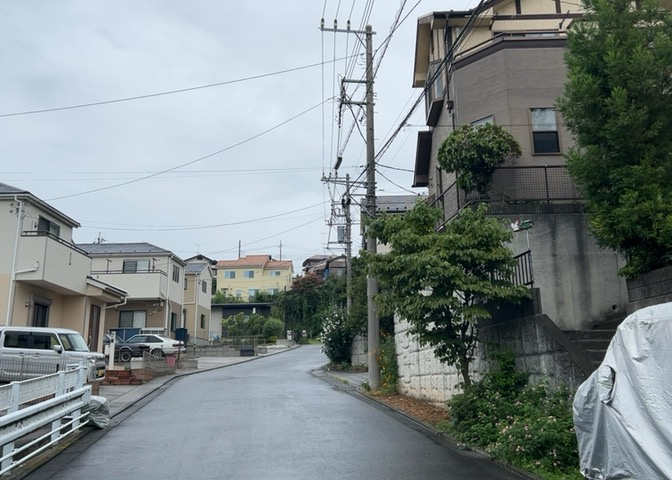 眺望を気にして物件を探す場合、前面に建物が建っていないか現地で確認しましょう！前面に建物があると景色はもちろん、日当たりや風通しにも影響が出てきます。住んだ時のことを想像しながら現地見学をしましょう。