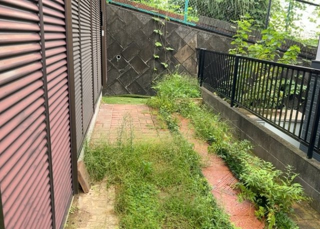 庭があることでガーデニングや家庭菜園はもちろん、こどもの遊び場やペットを放して遊ぶことができます。また、家の周囲に余裕があるということです。隣地との間があれば、十分な日当たりと、風通しが確保できます。