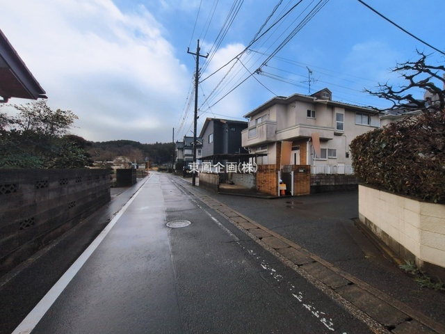前面道路含む現地写真です