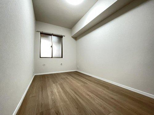 シンプルな洋室は、幅広い用途でお使いいただけます。