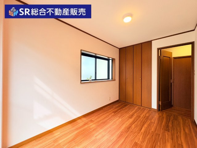 【2階5.0帖】シンプルな空間は家具の配置もしやすいです！　