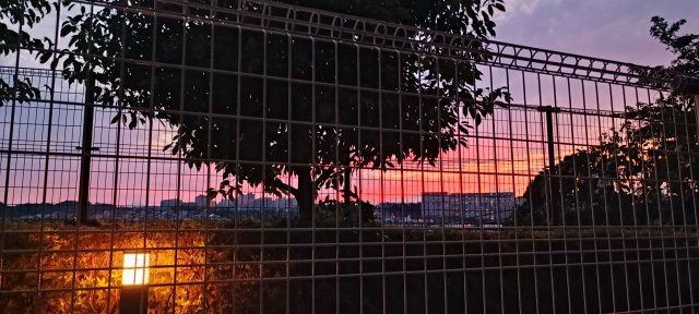 高台に位置し、前面棟がないため眺望良好です。　天気の良い日には富士山がご覧になれます。