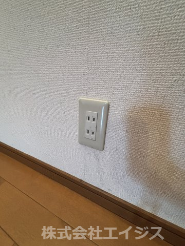屋根裏部屋にはコンセントもあります。