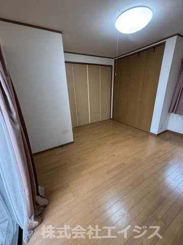 広々とした洋室です