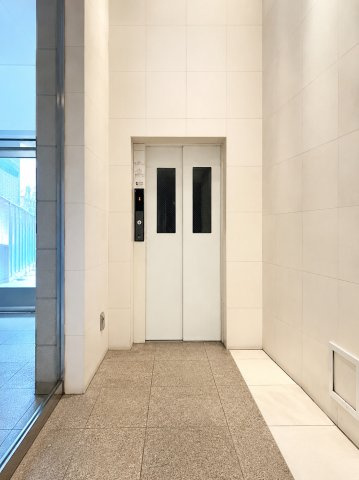 ◆その邸が魅せる、気品・上質・重厚感・極細やかさ、そのすべては訪れた者に安らぎと品性を与える特別な空間です。ここに住むからこそ意味がある。すべての（始まり）をここから迎えます。