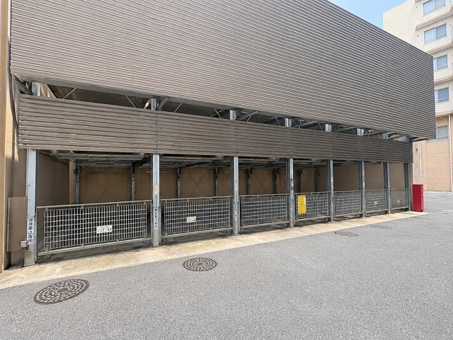 ◆大切なお車の維持管理に便利な機械式の車庫。