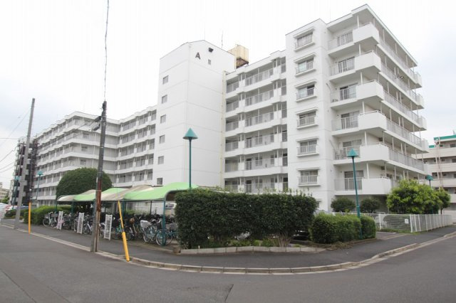 教育施設や商業施設が近く暮らしに便利なロケーション。