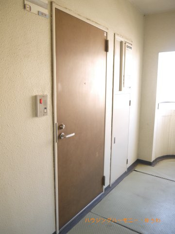 帰り着くたびに洗練されたテイストの空間に迎えられ誇りと喜びを感じる玄関まわりです。