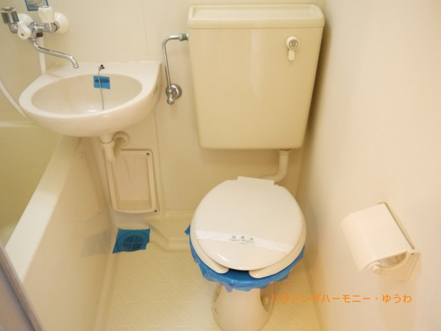 3点ユニットタイプのトイレとなります。