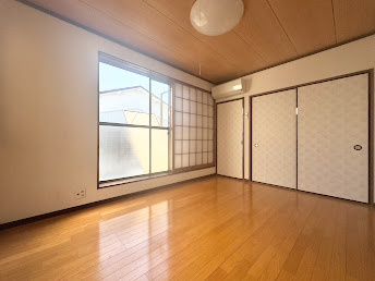 ◆柔らかい陽光が差し込む明るいお部屋を演出する設計。彩光の取れる窓が気持ちの良いお部屋を創り上げます。