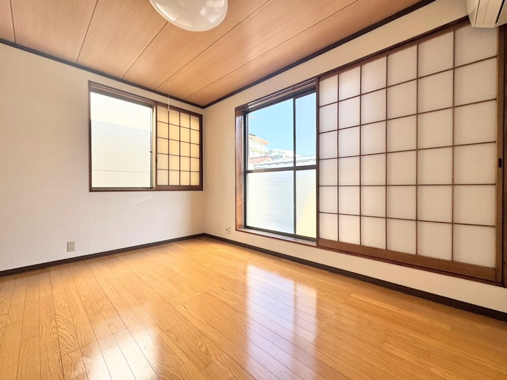 ◆気持ちの良い風が室内へ入り込む居室。家具を配置しても広々ご利用いただけます！！