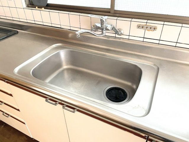 ◆広々したキッチンシンク。洗い物が多い時にも快適にご利用いただけます。