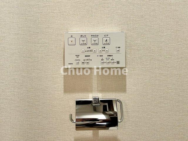【ウォシュレット】清潔に使いたいお手洗いには最適な設備です。もちろんウォームレットも標準装備です。