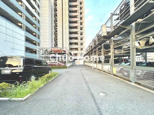 【敷地内駐車場】最新の空き状況や費用などの詳細は担当スタッフまでお問い合わせください。