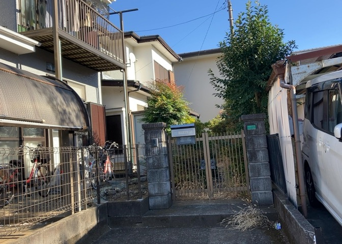 土地を買う際、住む地域の自治体や福祉の補助制度にも注目してみましょう。子供や老人の医療補助やゴミ出しのルールなど、自治体によってルールに大きな違いがあるため、暮らしやすい土地で判断するとよいでしょう。
