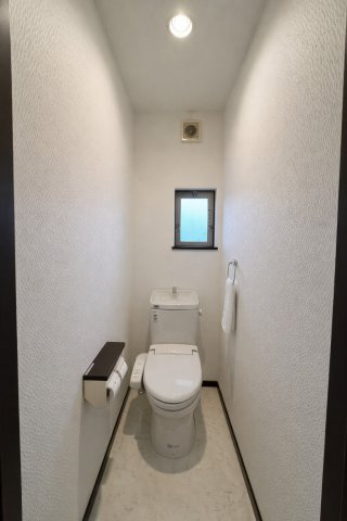 清潔感のあるトイレです
