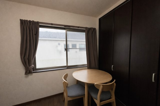 使い勝手のいい洋室です