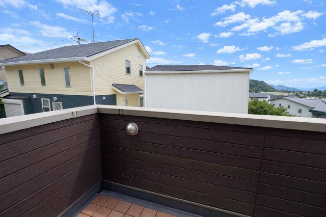 陽当たり良好なバルコニーです