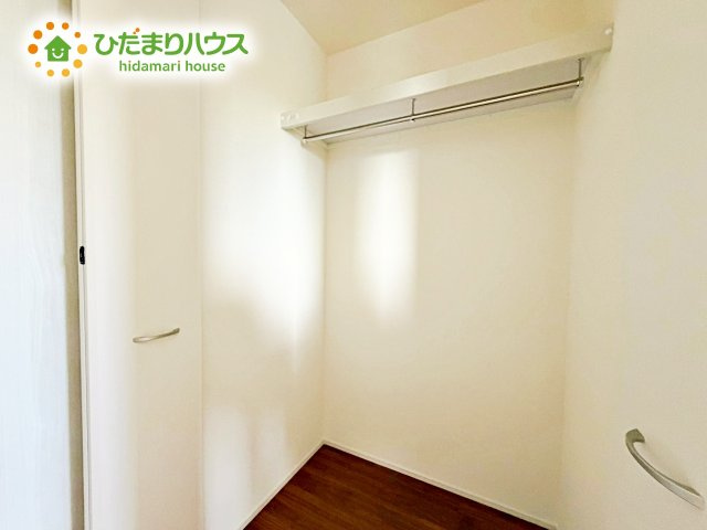 全室にクローゼットが付いていて、お部屋の住空間もスッキリ広々つかえそうです(^^)/