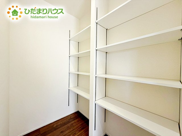 パントリー完備で散らかりがちなキッチン回りもラクラクお片付けできちゃいます！(*^-^*)