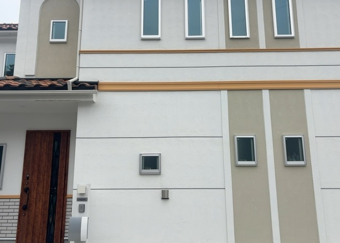 木造住宅とは土台、壁、柱など建築物の強度を支える構造体の材に木が使用されている構造を指します。構造体は建物の自重を支えるだけではなく風圧や水圧、積裁荷重などあらゆる衝撃に耐えるための基礎です。
