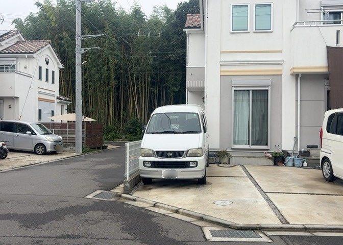 眺望を気にして物件を探す場合、前面に建物が建っていないか現地で確認しましょう！前面に建物があると景色はもちろん、日当たりや風通しにも影響が出てきます。住んだ時のことを想像しながら現地見学をしましょう。