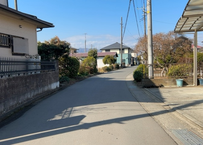 眺望を気にして物件を探す場合、前面に建物が建っていないか現地で確認しましょう！前面に建物があると景色はもちろん、日当たりや風通しにも影響が出てきます。住んだ時のことを想像しながら現地見学をしましょう。