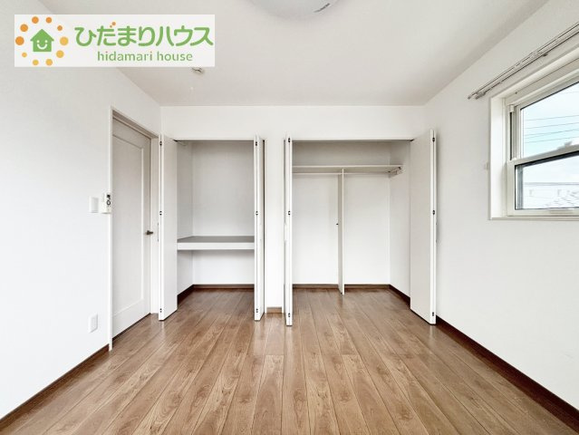 大容量のクローゼット！ハンガーパイプ付き。　洋服をかけて収納すれば、「何を持っているか」忘れることもありません！