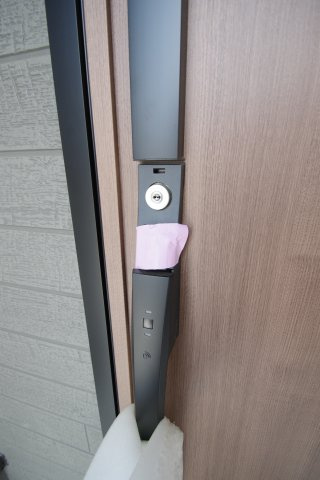 玄関扉はカードキー
