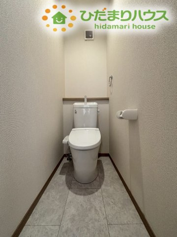 2階にもトイレが完備されているため、大変便利です！朝の混雑する時間帯もスムーズに使えるほか、夜中に1階まで階段を売り降りする手間が省けるため、小さなお子様も安心です(*^-^*)