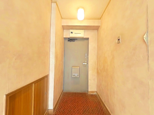 毎日通る玄関はこちらです