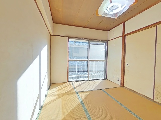 フローリングだけでなく、和室もあります