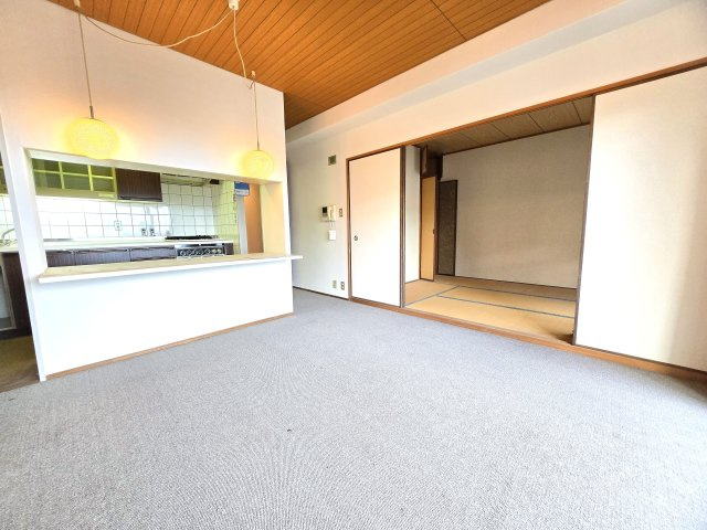 南向きのリビングで日当たりが良く、明るいお部屋になります！