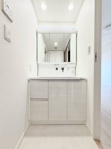 洗面台もリフォームされており気持ちよくお使いいただけます！