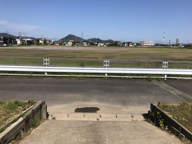 敷地から見た東方向
