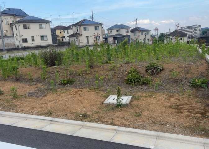 人が暮らすうえで日光は大切な要素となります。日当たりの良さは譲れないポイントですね。併せて近くに大きな建築物の建築予定がないか、あるいはそれが可能な土地が近くにないか事前に確認することもお勧めします。