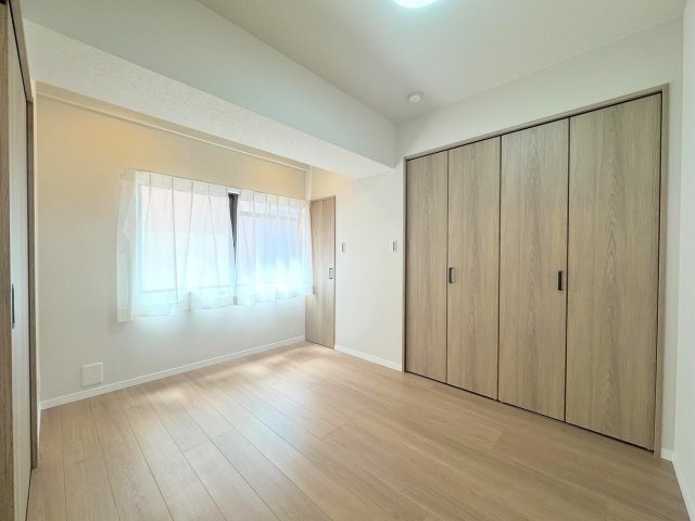洋室5.5帖　間取り図左下の部屋
