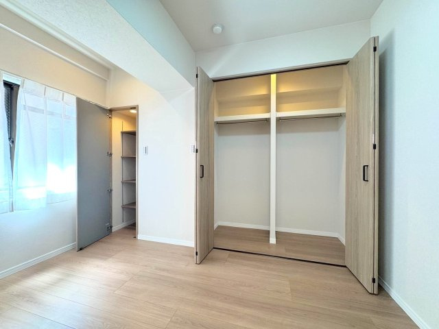 洋室5.5帖の収納