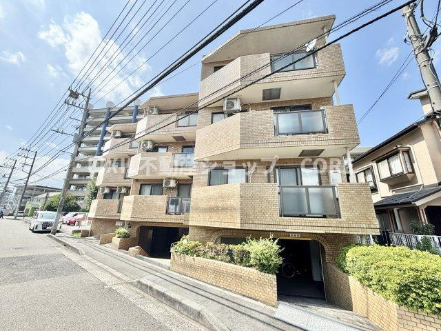 鉄筋コンクリート造4階建1階部分、新耐震基準・旧耐震が気になる方はスタッフまでお問い合わせください。