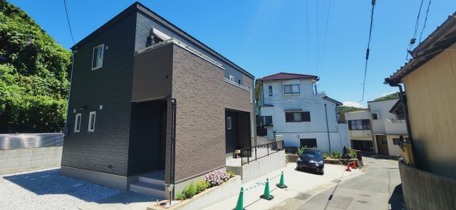 落ち着いた雰囲気の外観です