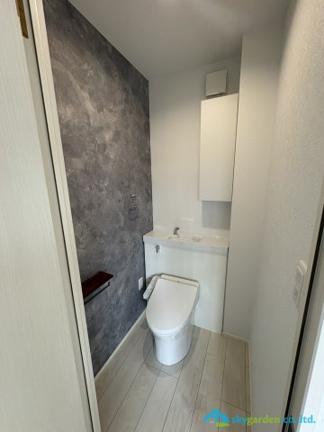 コンパクトで使いやすいトイレです
