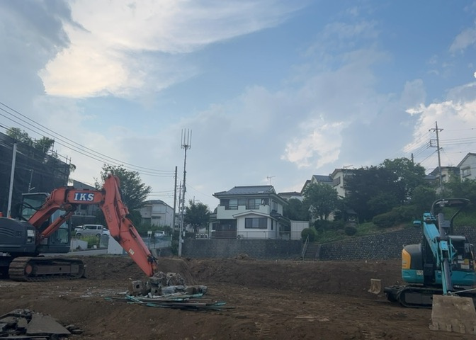 人が暮らすうえで日光は大切な要素となります。日当たりの良さは譲れないポイントですね。併せて近くに大きな建築物の建築予定がないか、あるいはそれが可能な土地が近くにないか事前に確認することもお勧めします。