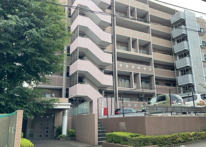ＳＲＣ造は強度や耐震性の面でもRC造と比べて優れています。そのため、10階建以上の高層または超高層マンションなどの建築にも多く採用されています。柱や梁などのサイズが小さくても高い耐震性を確保できます。