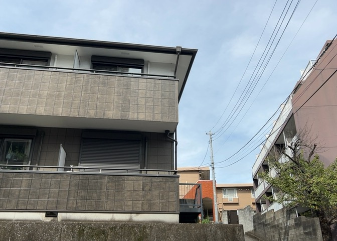 景色重視でお家選ぶをするとスーパーが遠い！学校が遠い！など生活をするうえで利便性で困ることもあります。まず一度現地を見学する際に、周辺の施設などがあるかを確認し、暮らし始めた後のことを想像しましょう。