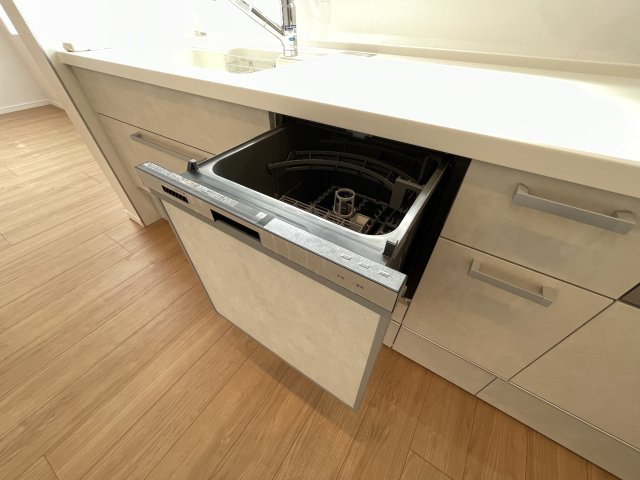 食洗器付きで、家事の負担を減らせます。空いた時間を有効活用。　