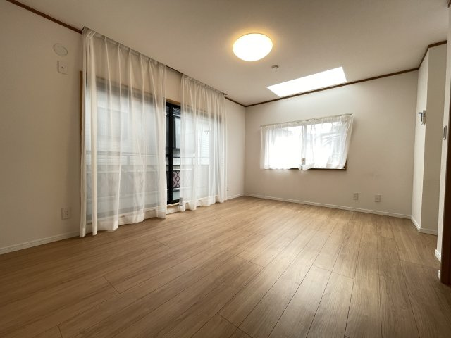 広々したLDKは、家族みんなでゆったり過ごせる空間。