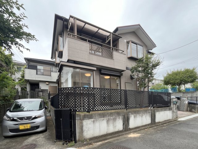 繁華街の喧騒から離れ、夜間も静かで治安の良い住環境が保たれています。