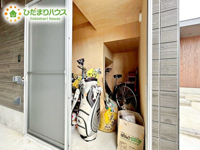 カースペース横の物置になります