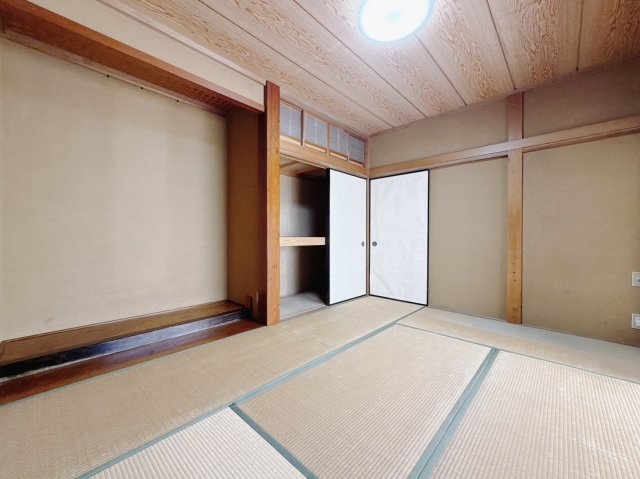 ■和室｜和室を書斎にしたり、冬にはコタツを敷いて家族みんなで年越しをするのもいいですね。家族みんなのお気に入りの空間になります♪